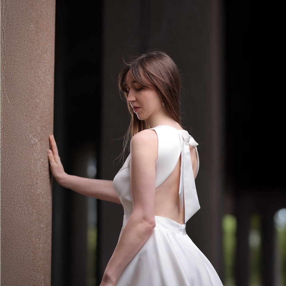 Chic White Backless Mini Dress